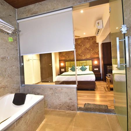Hotel Candor Amigo Airoli Mind Space Navi Mumbai Eksteriør billede