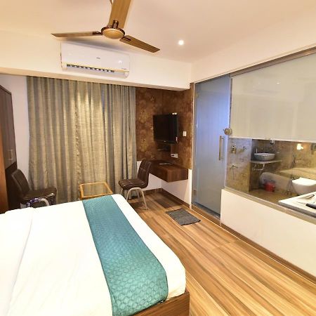 Hotel Candor Amigo Airoli Mind Space Navi Mumbai Eksteriør billede