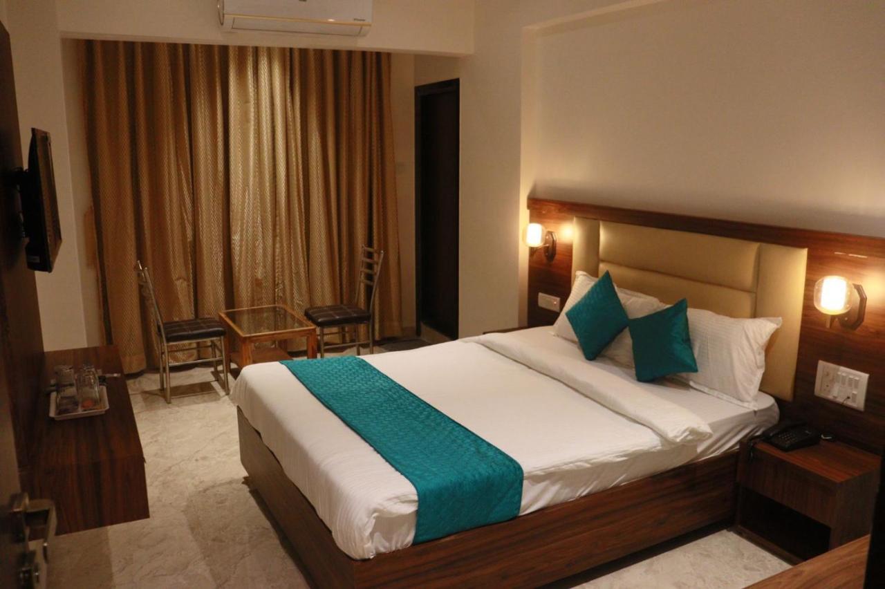 Hotel Candor Amigo Airoli Mind Space Navi Mumbai Eksteriør billede