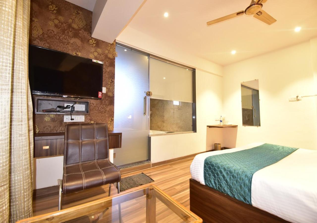 Hotel Candor Amigo Airoli Mind Space Navi Mumbai Eksteriør billede